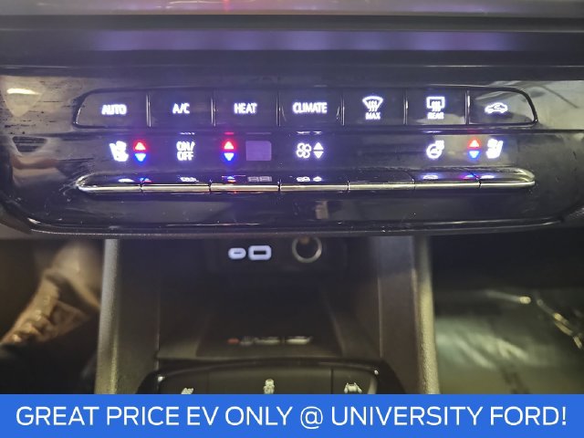Used 2023 Chevrolet Bolt EUV LT w/ Convenience Package FWD image 25