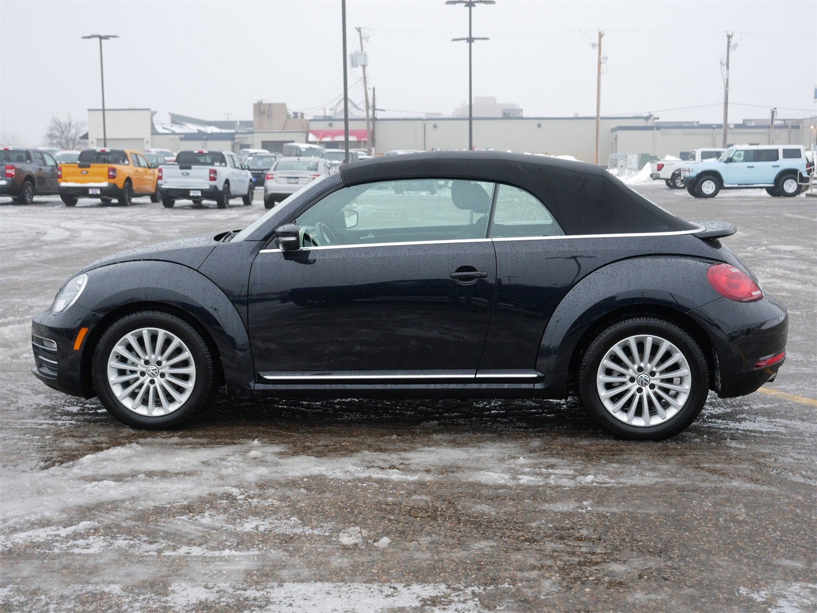 Used 2019 Volkswagen Beetle 2.0T SE image 2