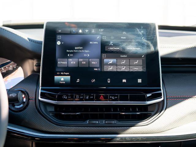 Used 2025 Jeep Compass Trailhawk image 18