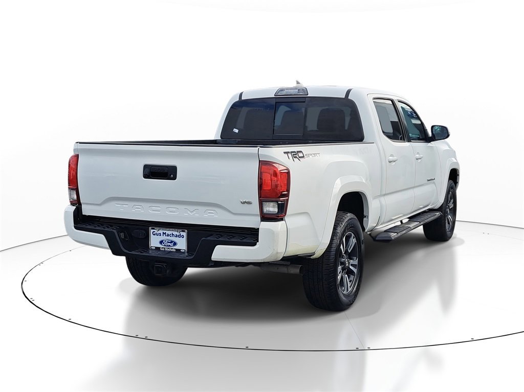 Used 2019 Toyota Tacoma TRD Sport image 3