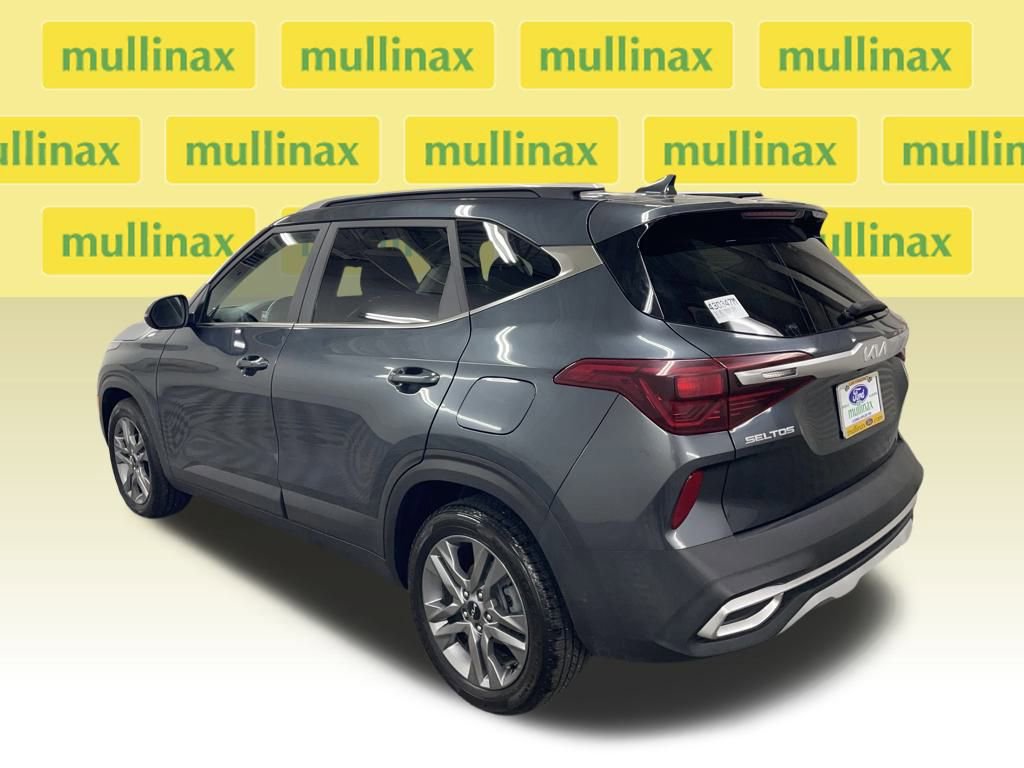 Used 2023 Kia Seltos S image 3