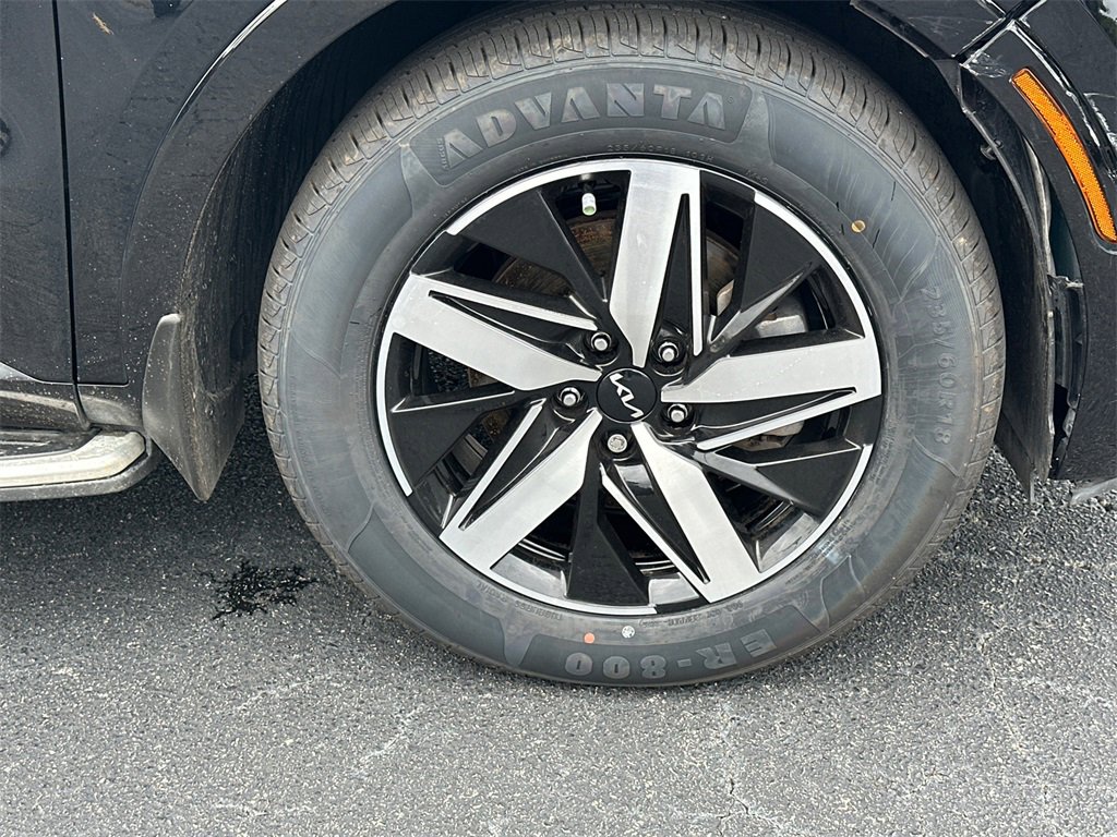 Used 2023 Kia Sorento S w/ Panoramic Sunroof Package image 12