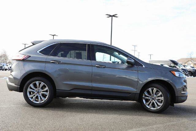 Certified 2022 Ford Edge Titanium image 2