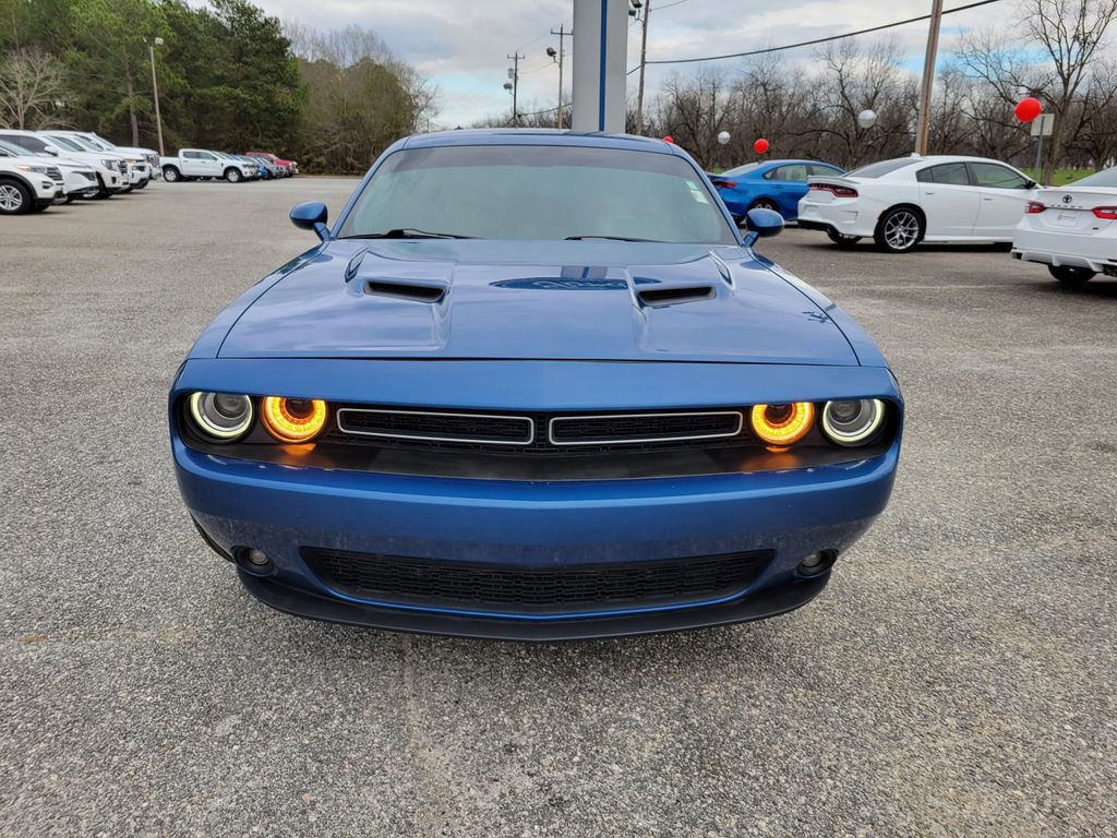 Used 2022 Dodge Challenger SXT w/ Plus Package image 8