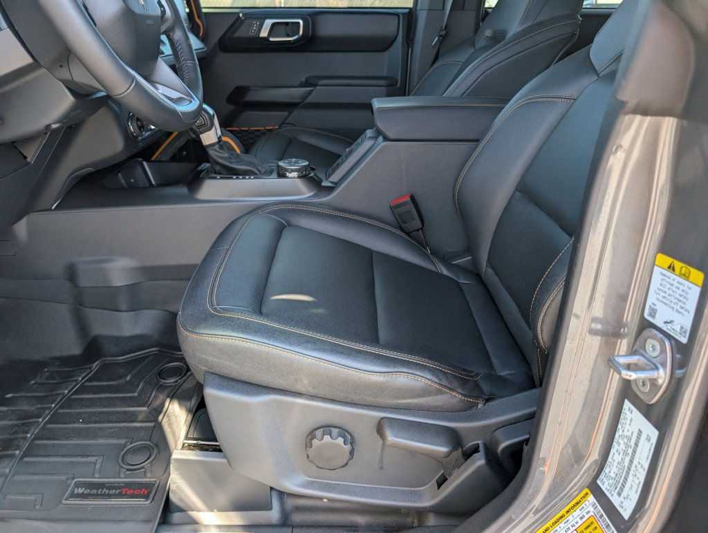 Certified 2024 Ford Bronco Badlands AWD/4WD image 12