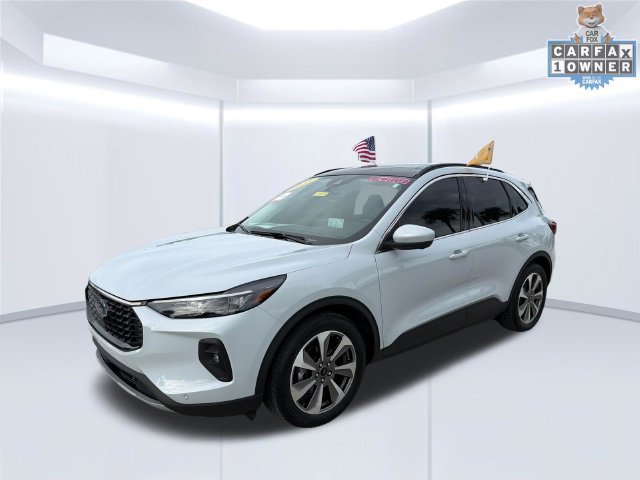 Certified 2025 Ford Escape Platinum w/ Premium Technology Package FWD image 3