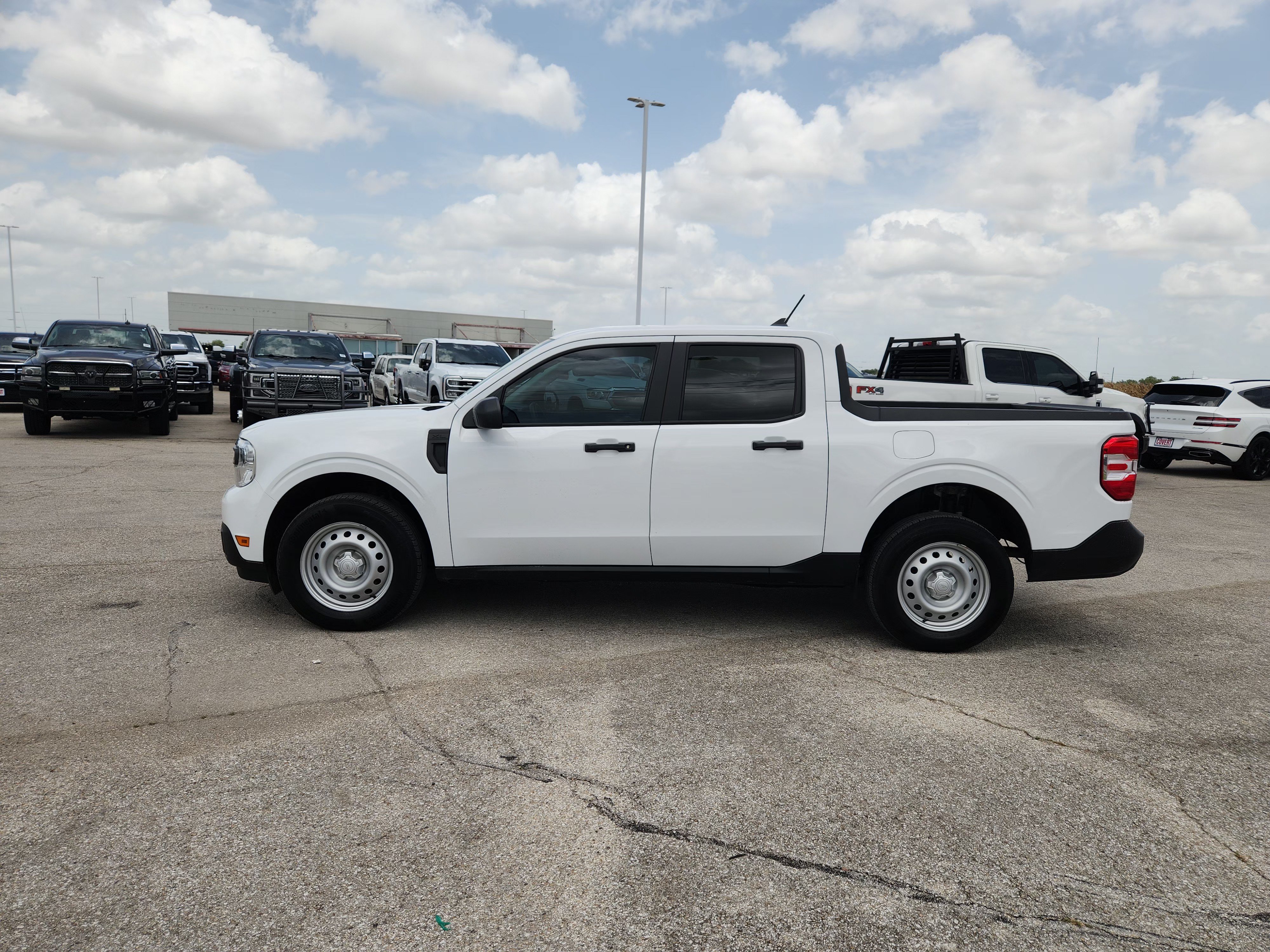 Certified 2024 Ford Maverick XL FWD image 4