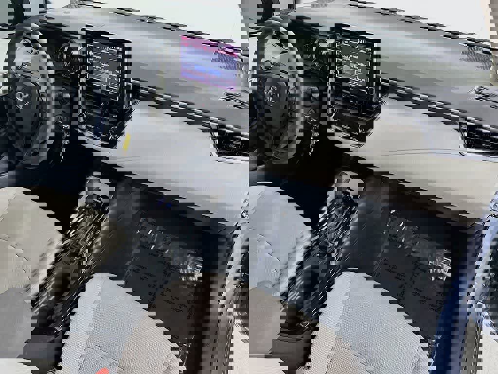 Used 2021 Toyota Corolla LE image 30