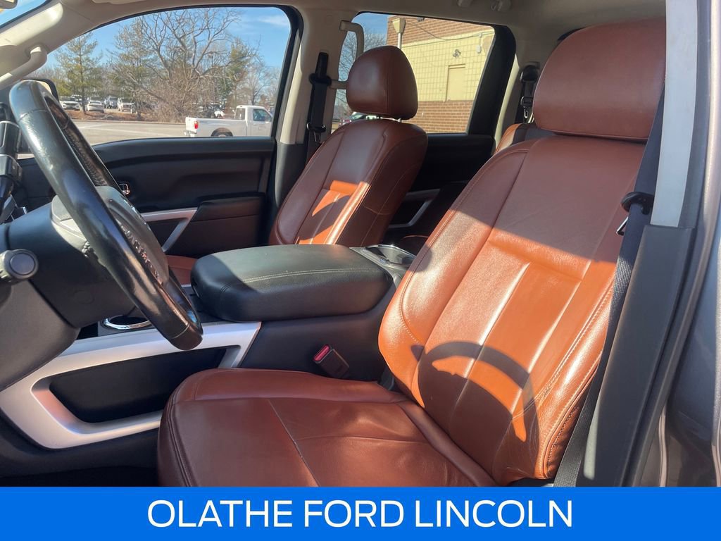 Used 2019 Nissan Titan SV w/ SV Convenience Package image 14