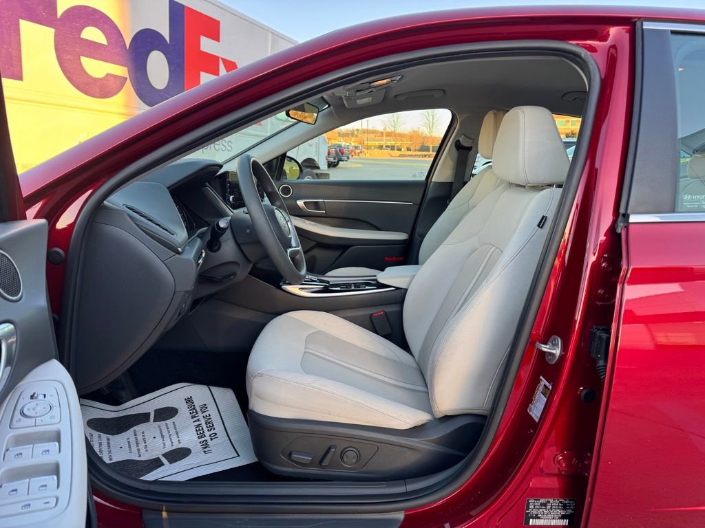 Used 2023 Hyundai Sonata SEL FWD image 9
