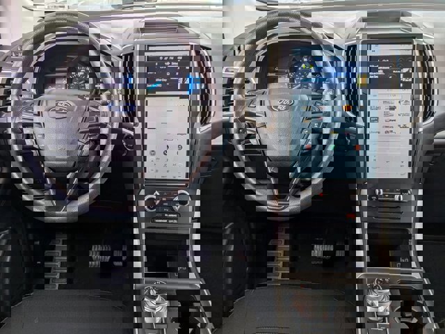 Certified 2022 Ford Edge SE w/ Black Appearance Package image 27