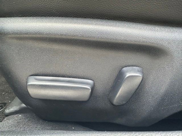 Used 2017 Toyota Corolla XLE w/ Carpet Mat Package (TMS) FWD image 28
