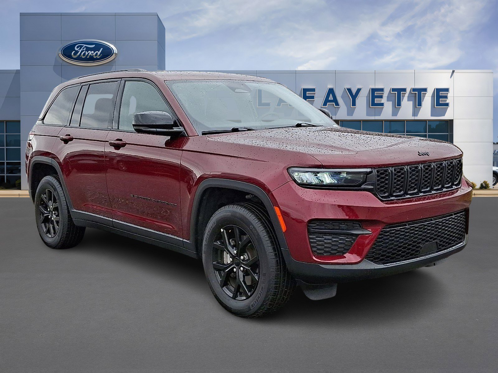 Used 2025 Jeep Grand Cherokee Altitude