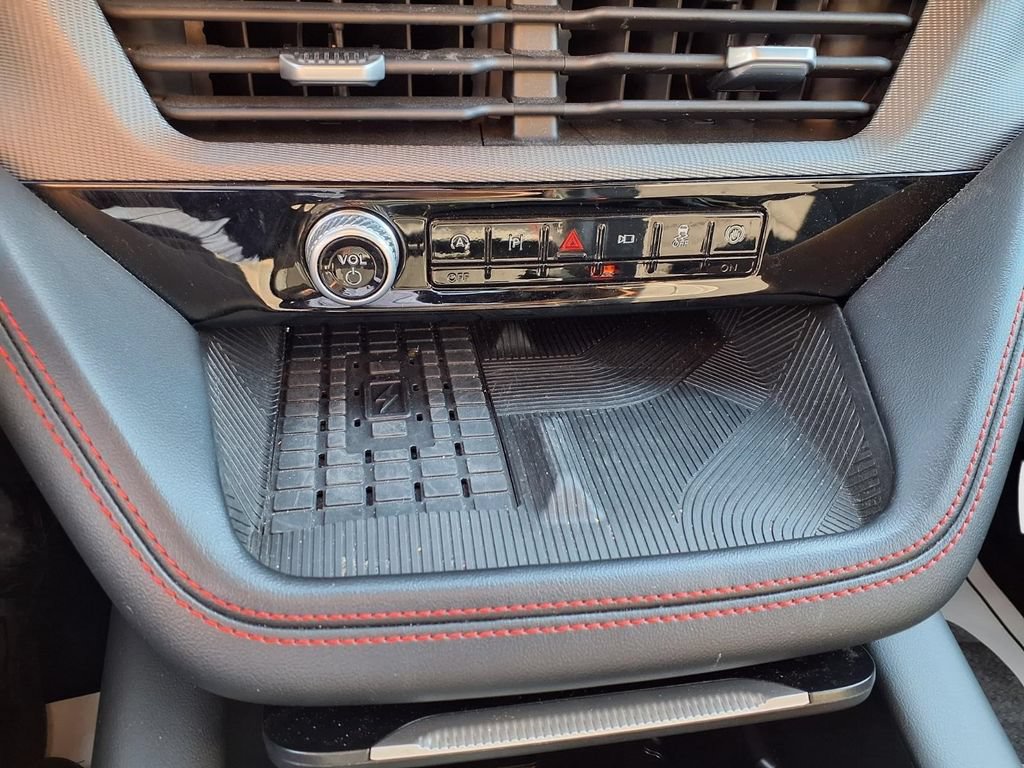 Certified 2025 Ford Explorer ST-Line w/ Premium Package RWD image 14