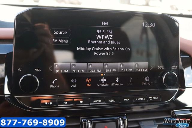 Used 2025 Nissan Pathfinder Platinum image 30