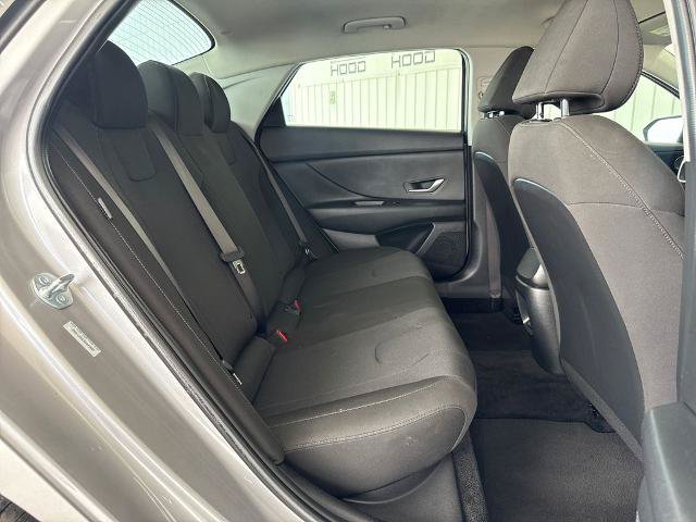 Used 2025 Hyundai Elantra SE FWD image 8
