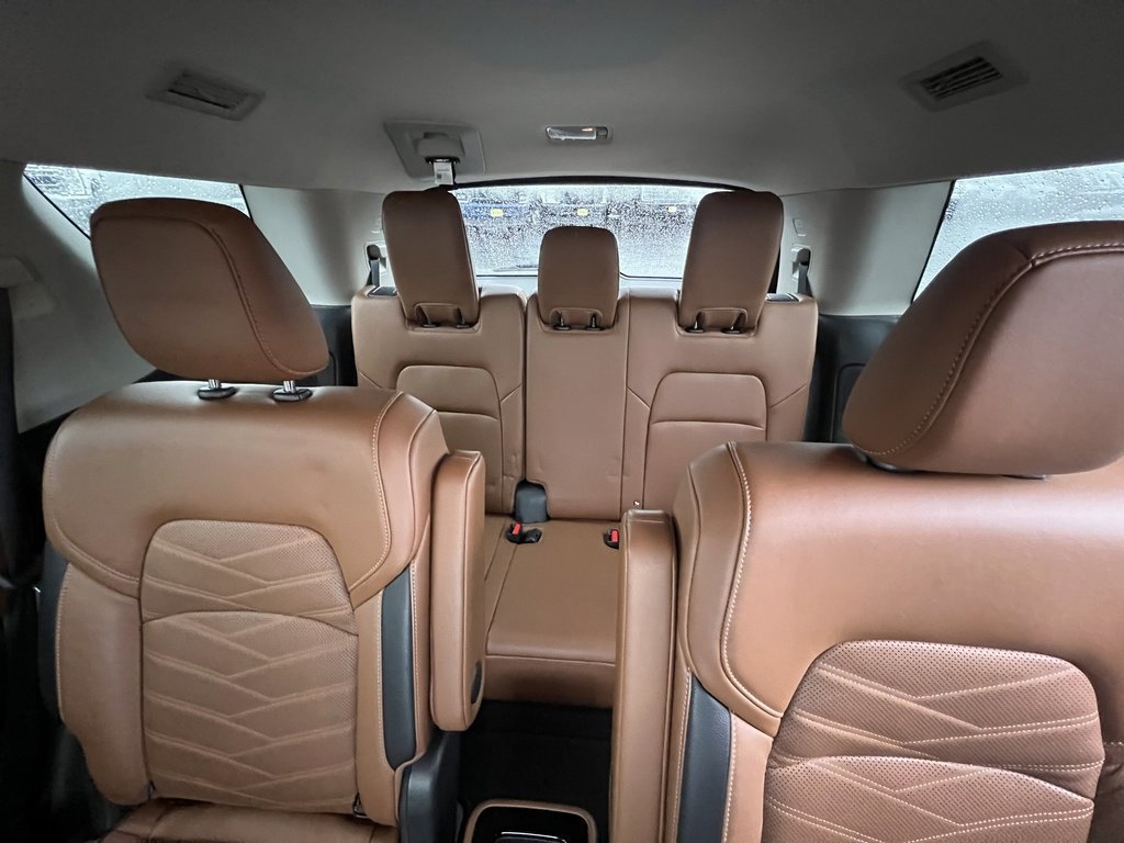 Used 2023 Nissan Pathfinder Platinum image 32