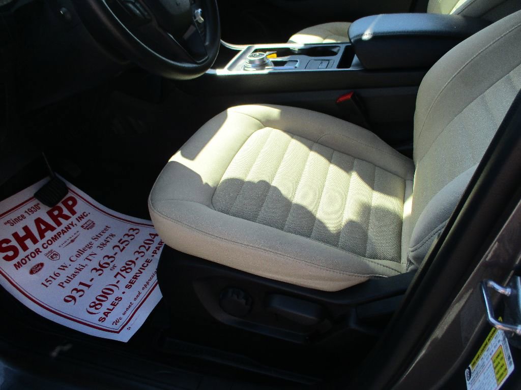 Certified 2024 Ford Edge SE image 17