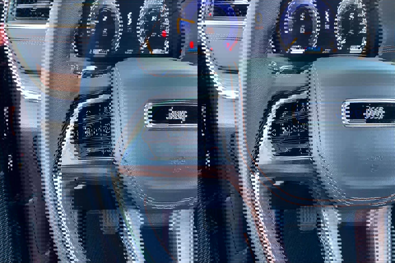 Used 2025 Jeep Grand Cherokee L Summit image 23