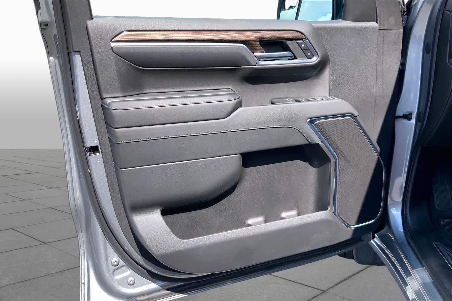 Used 2023 Chevrolet Silverado 1500 LT AWD/4WD image 19