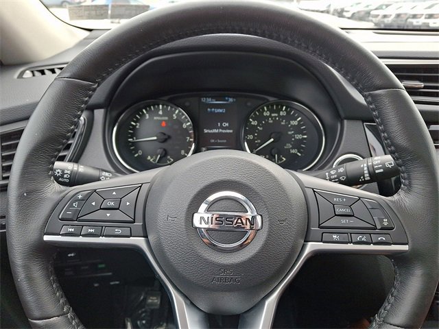 Used 2017 Nissan Rogue SL w/ SL Premium Package image 19