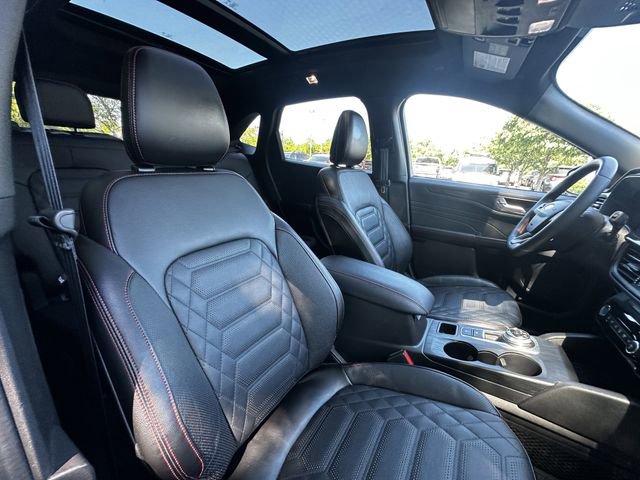 Certified 2023 Ford Escape ST-Line Elite w/ Premium Technology Package AWD/4WD image 36