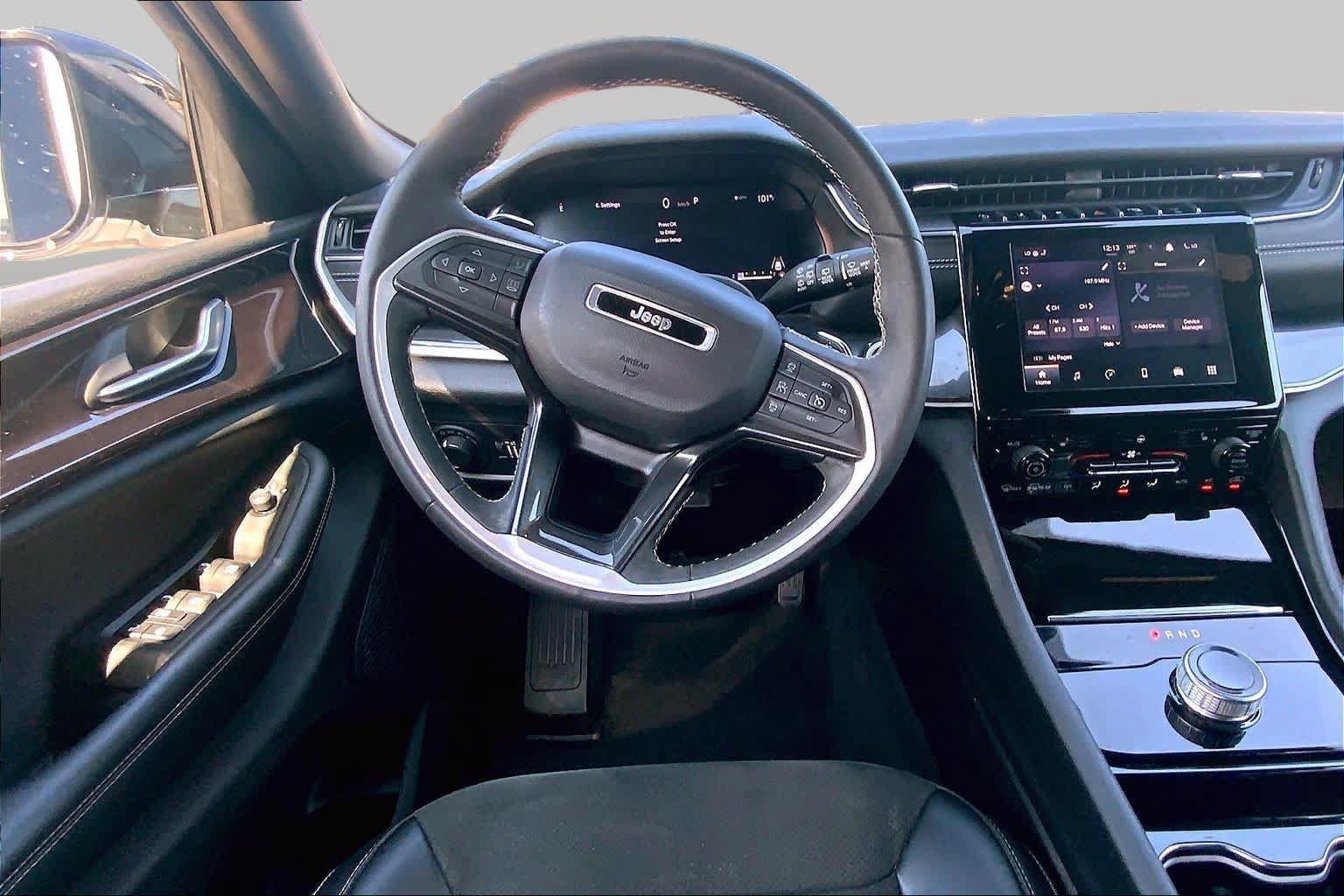 Used 2023 Jeep Grand Cherokee L Laredo AWD/4WD image 6