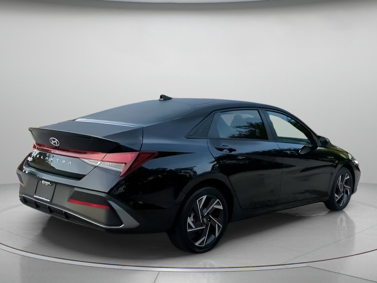Used 2025 Hyundai Elantra Sport FWD image 28