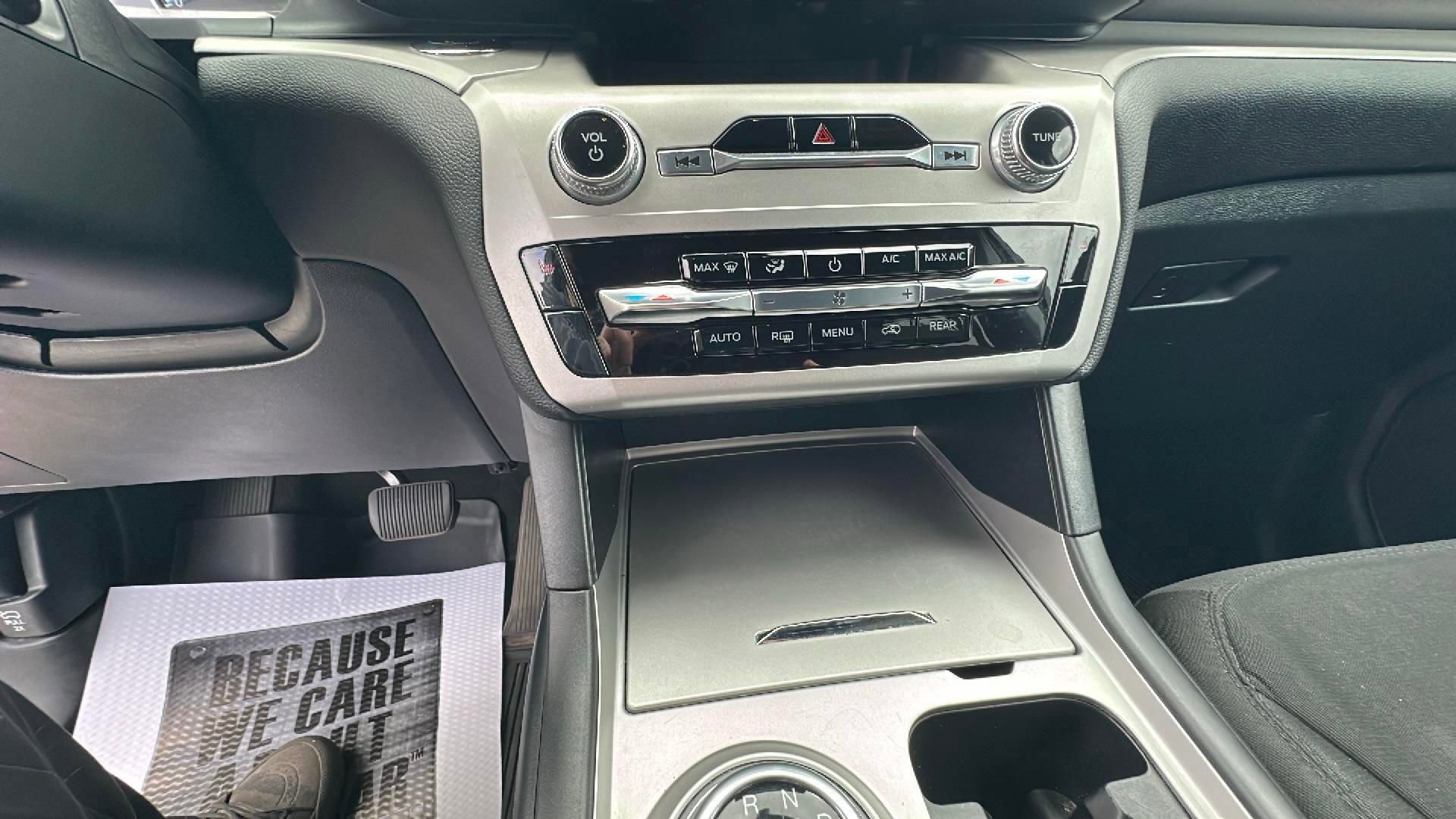 Certified 2022 Ford Explorer XLT image 27