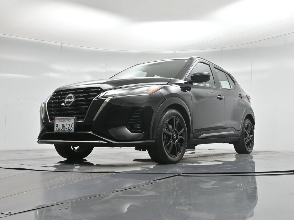 Used 2023 Nissan Kicks SR w/ SR Premium Package FWD image 44