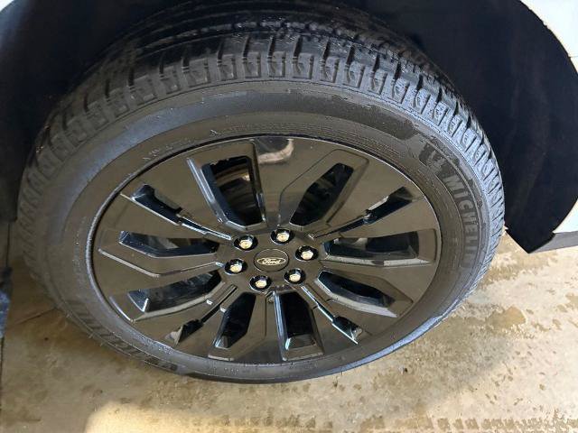 Certified 2025 Ford Expedition Max Platinum w/ Stealth Appearance Package AWD/4WD image 28