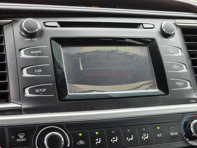 Used 2019 Toyota Highlander LE FWD image 10