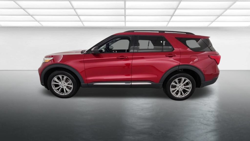 Certified 2023 Ford Explorer XLT w/ Equipment Group 202A AWD/4WD image 5