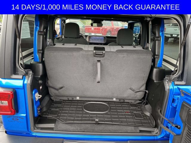 Used 2024 Jeep Wrangler Rubicon w/ Technology Group AWD/4WD image 29