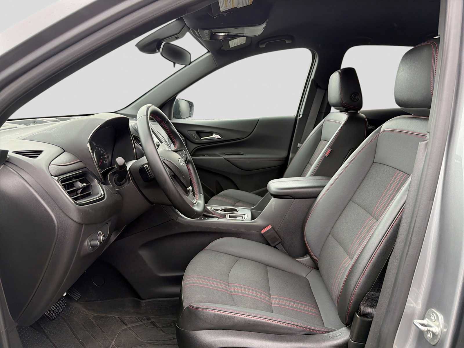 Used 2023 Chevrolet Equinox RS w/ LPO, Floor Liner Package AWD/4WD image 2