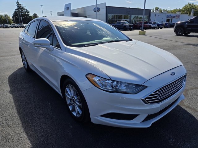 Certified 2017 Ford Fusion SE w/ Fusion SE Technology Package FWD image 1