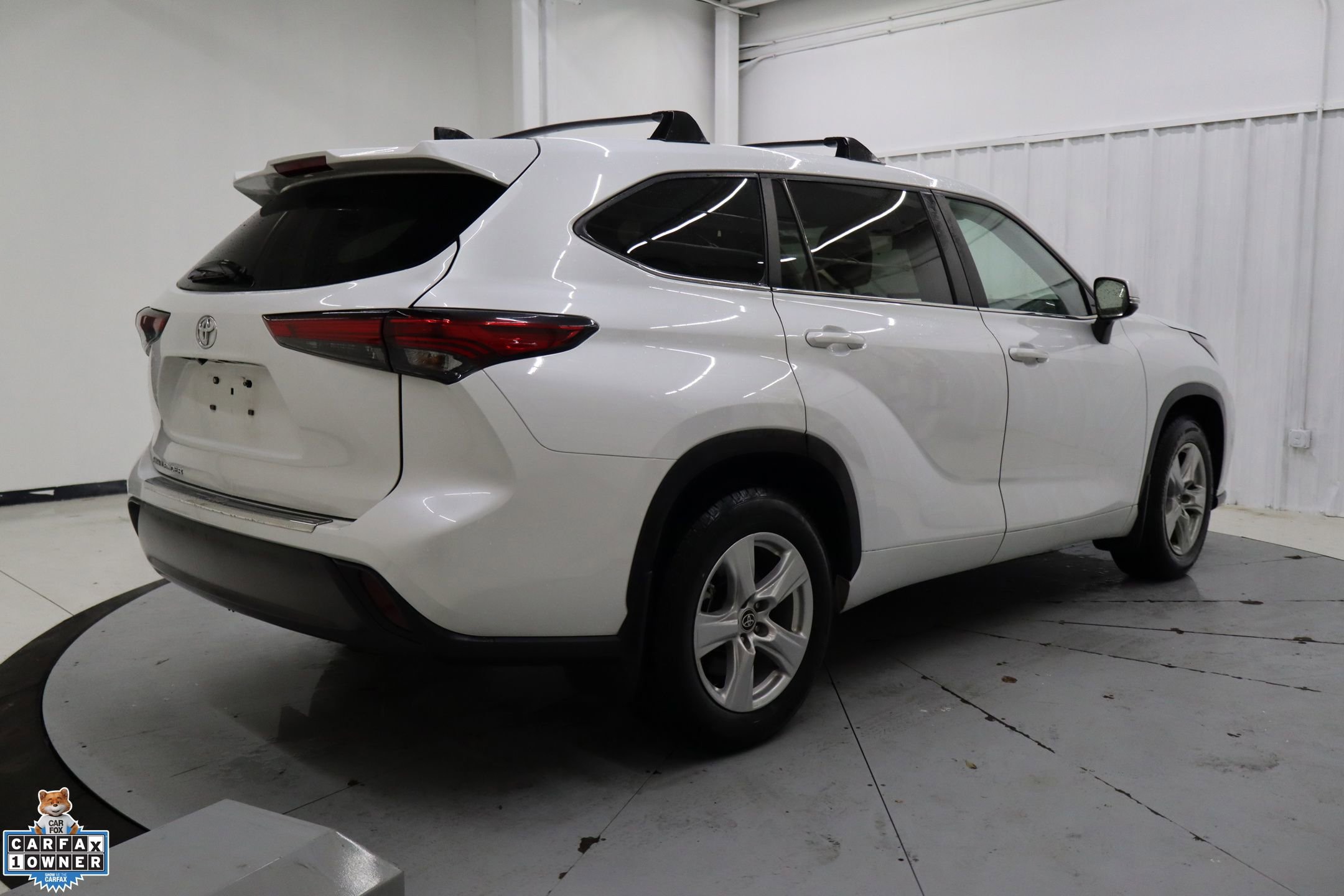 Used 2023 Toyota Highlander L image 4