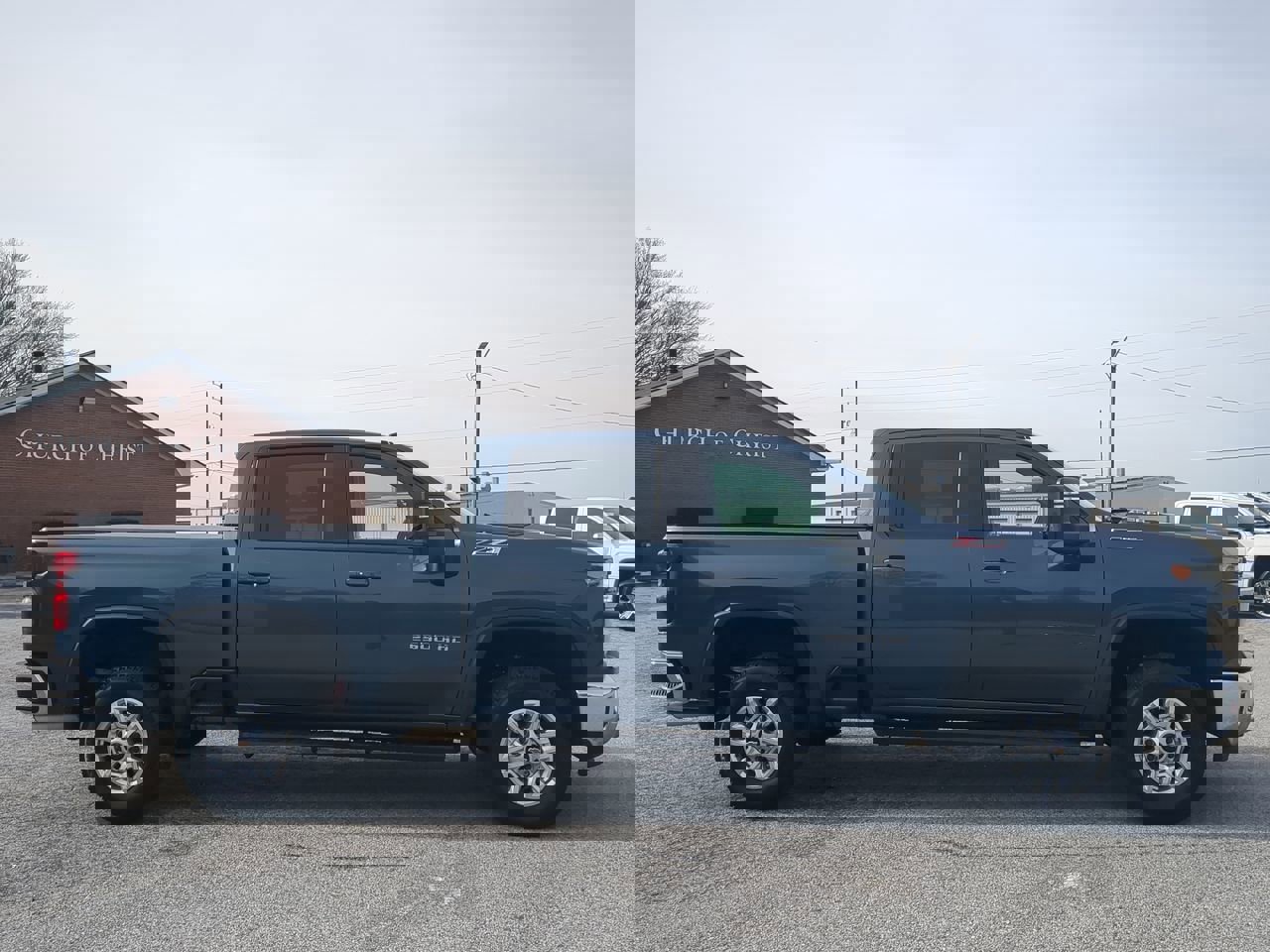 Used 2024 Chevrolet Silverado 2500 LT w/ Convenience Package image 6