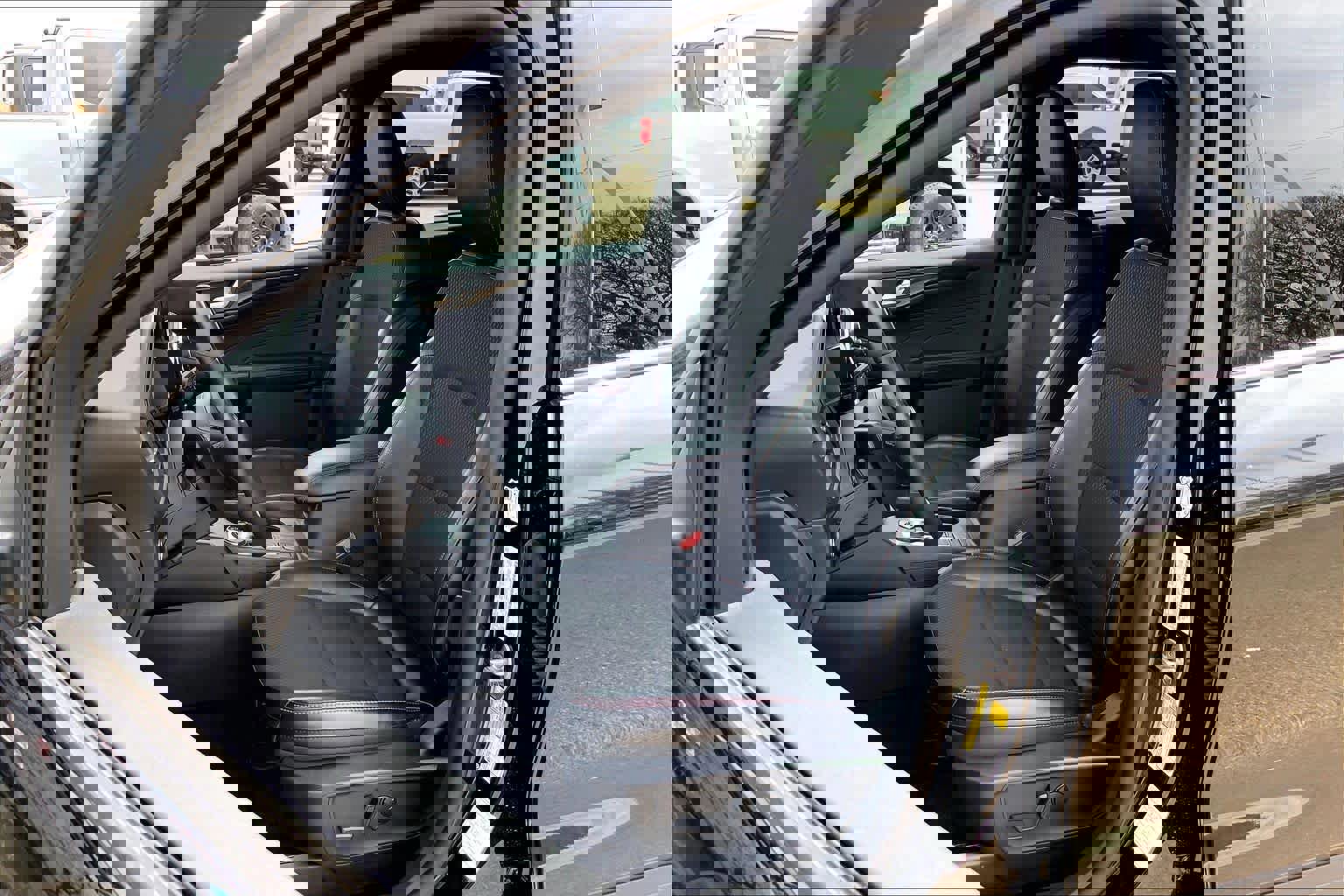 Certified 2025 Ford Escape ST-Line image 10