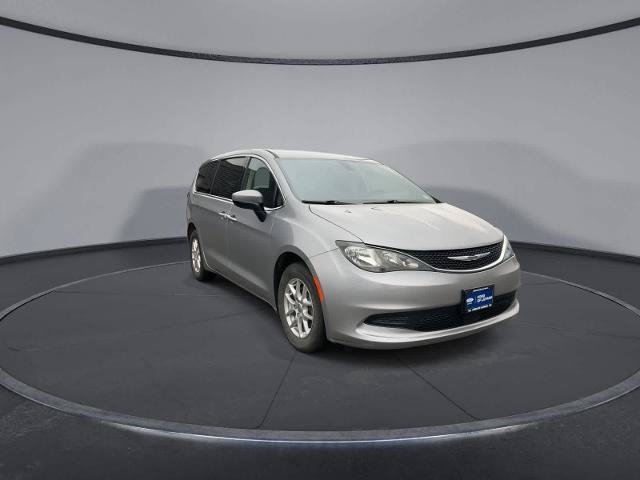 Used 2021 Chrysler Voyager LX FWD image 2