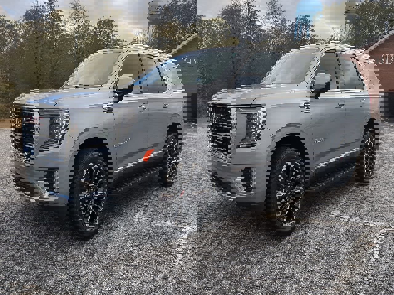 Used 2023 GMC Yukon SLT image 6