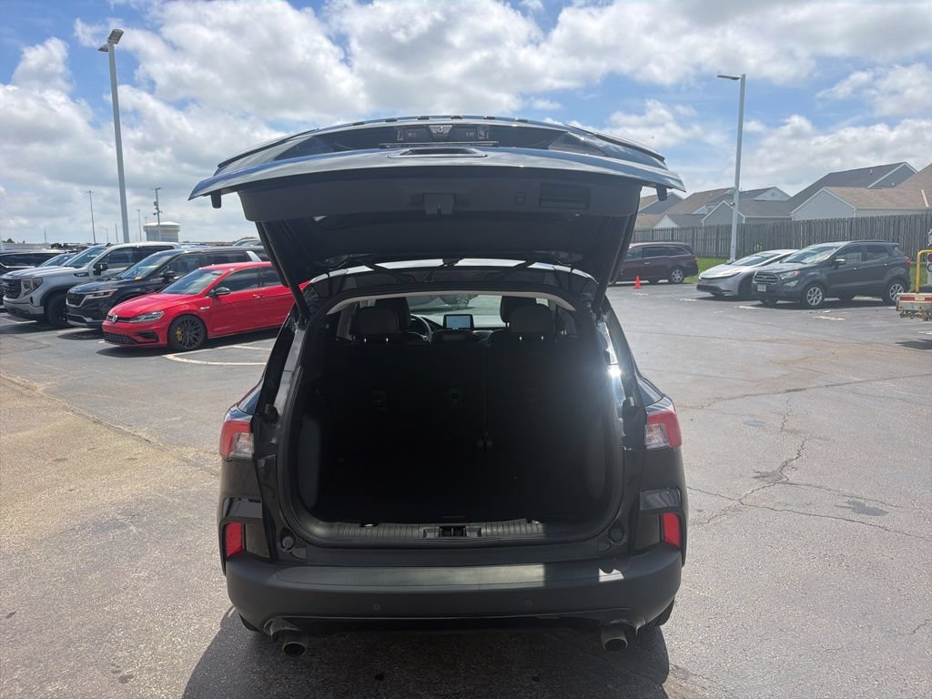 Certified 2022 Ford Escape SEL w/ SEL Stealth AWD Package image 49