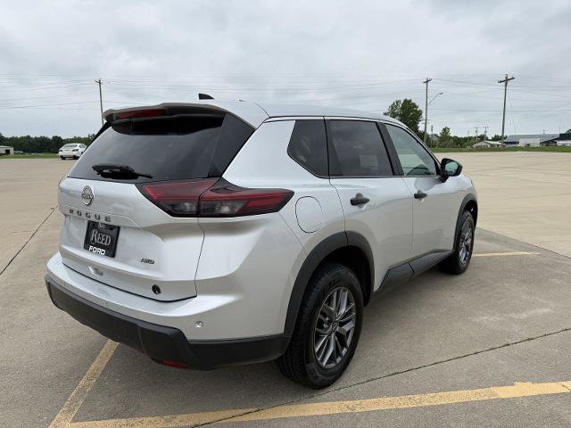 Used 2024 Nissan Rogue S AWD/4WD image 9