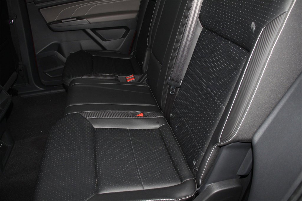 Used 2023 Volkswagen Atlas Cross Sport SE w/ Black Wheel Package image 21