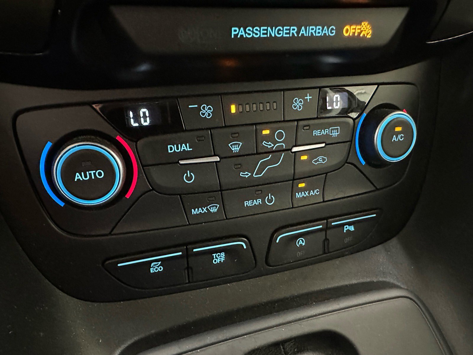 Certified 2019 Ford Transit Connect XLT FWD image 33
