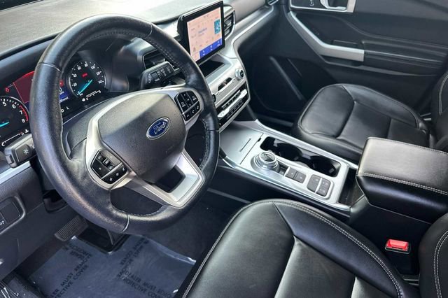 Certified 2022 Ford Explorer XLT w/ Equipment Group 202A image 4