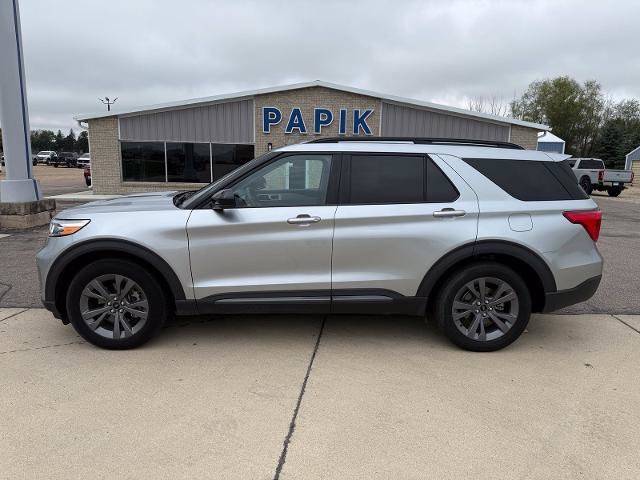 Certified 2023 Ford Explorer XLT w/ Equipment Group 202A AWD/4WD image 3
