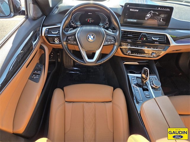 Used 2023 BMW 530e w/ Premium Package image 13