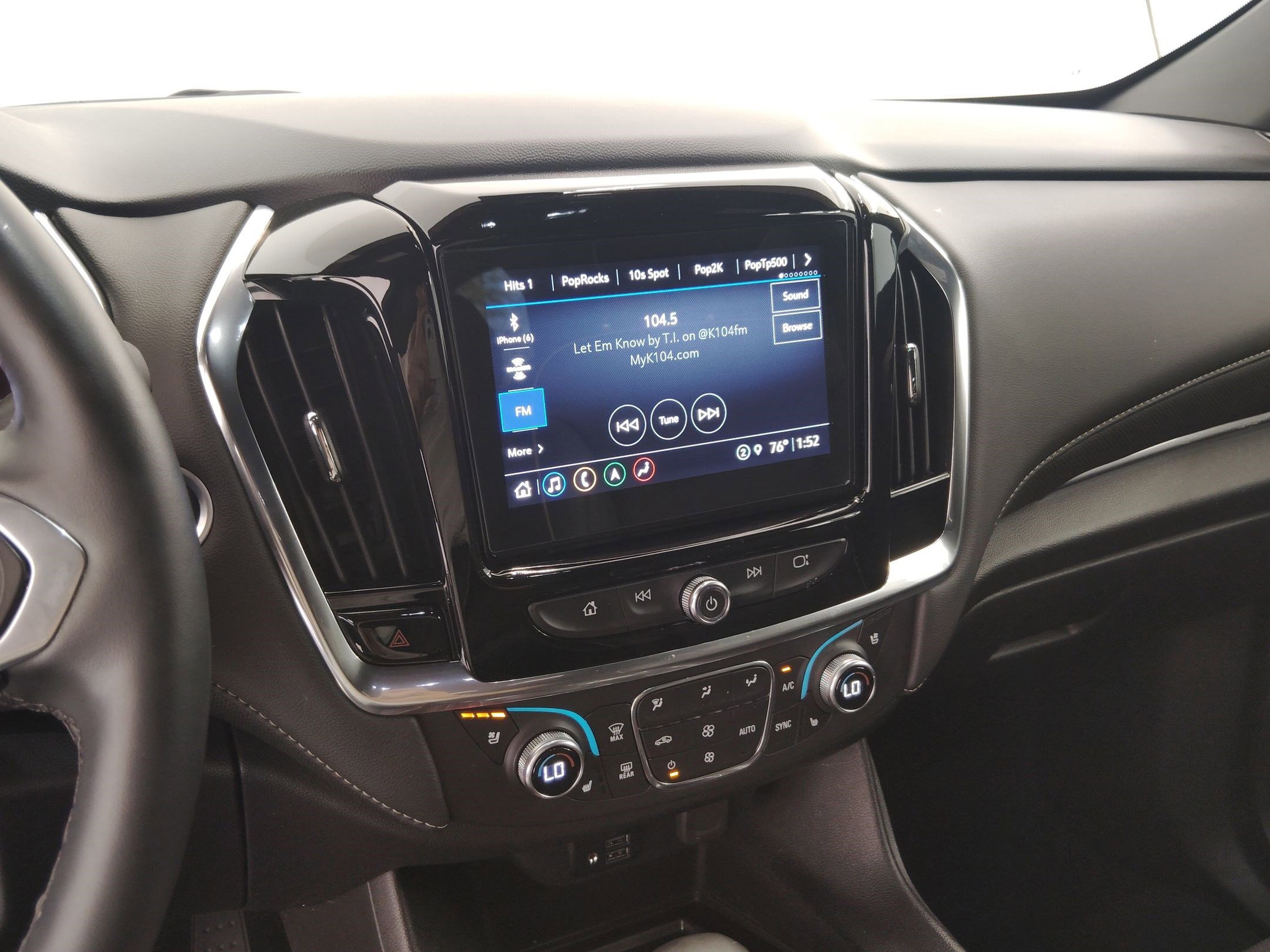 Used 2023 Chevrolet Traverse Premier w/ Redline Edition image 26