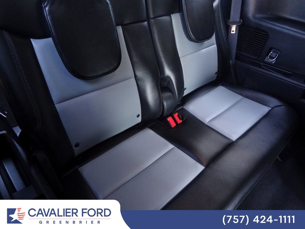 Certified 2022 Ford Explorer XLT w/ Equipment Group 202A RWD image 10